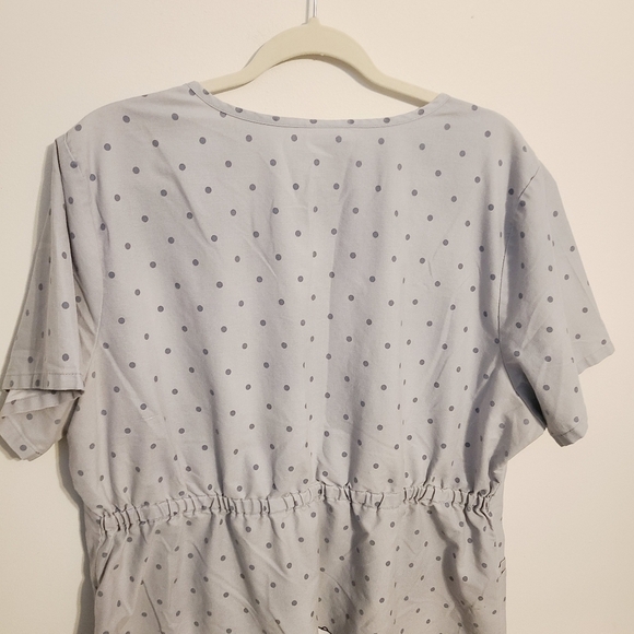 Hello Kitty | Women's Gray Polka Dot Graphic Print Scrubs Shirt (Size 2XL) - Picture 13 of 16